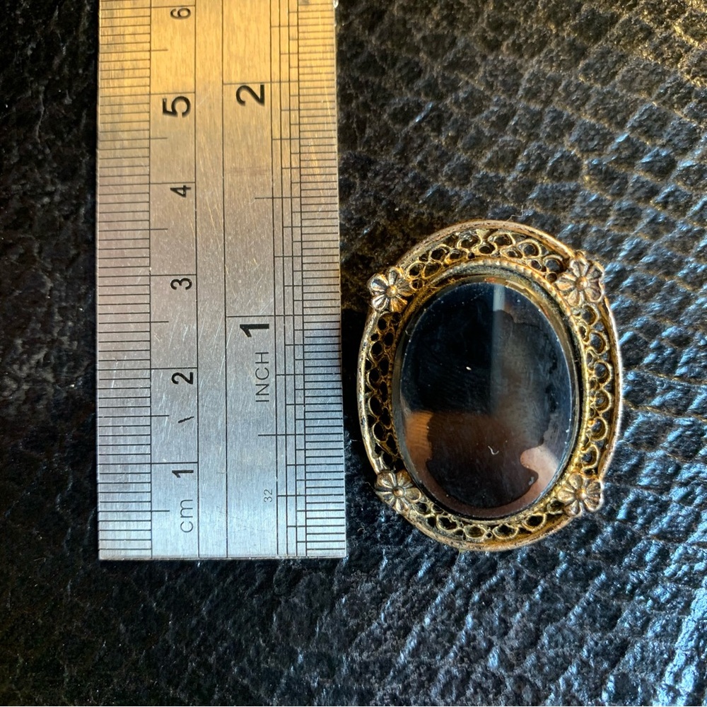 **SOLD**Vintage Mirror Cameo Silhouette Brooch - Picture 2 of 2